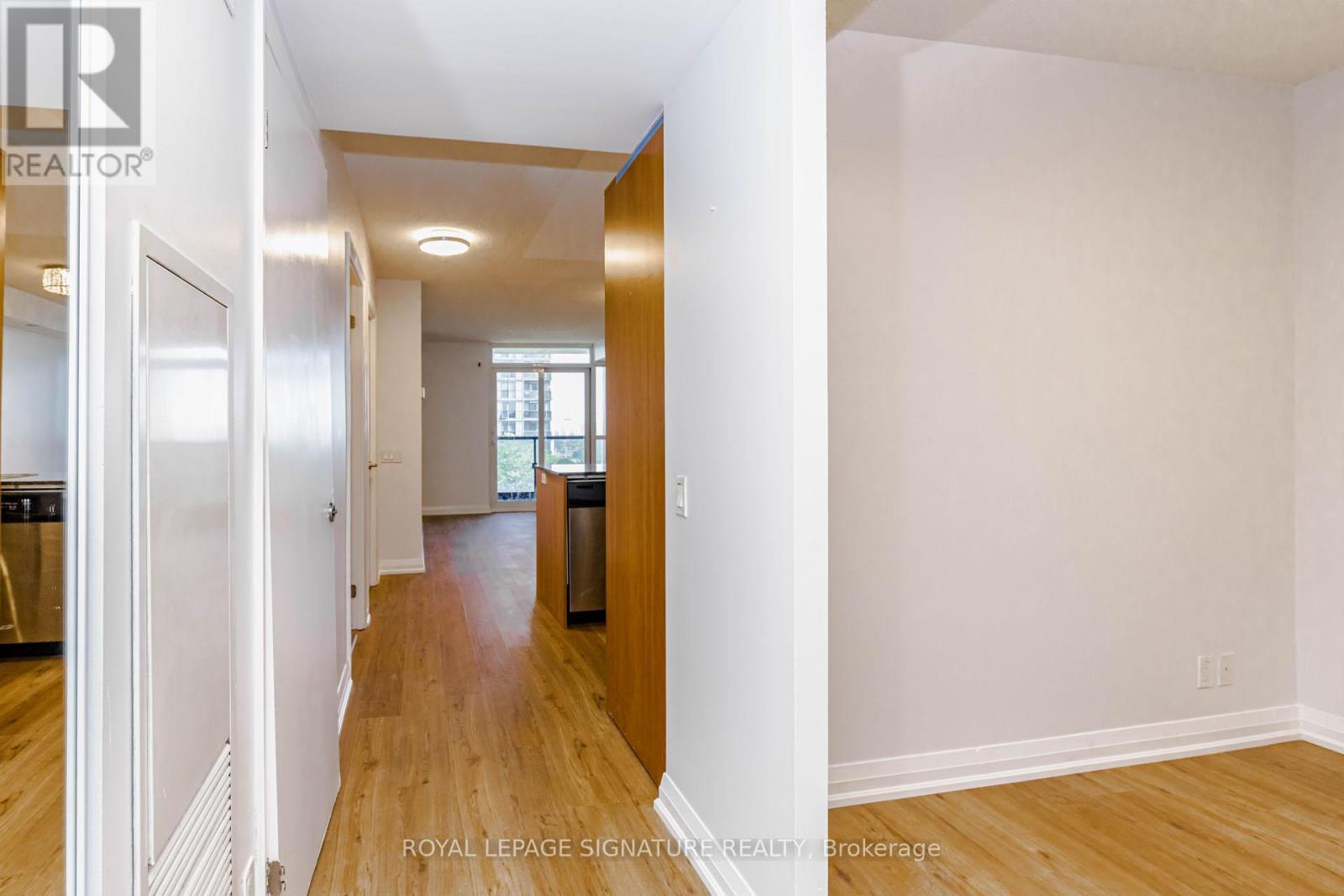 705 - 5 Valhalla Inn Road, Toronto, Ontario  M9B 1S9 - Photo 8 - W13242936