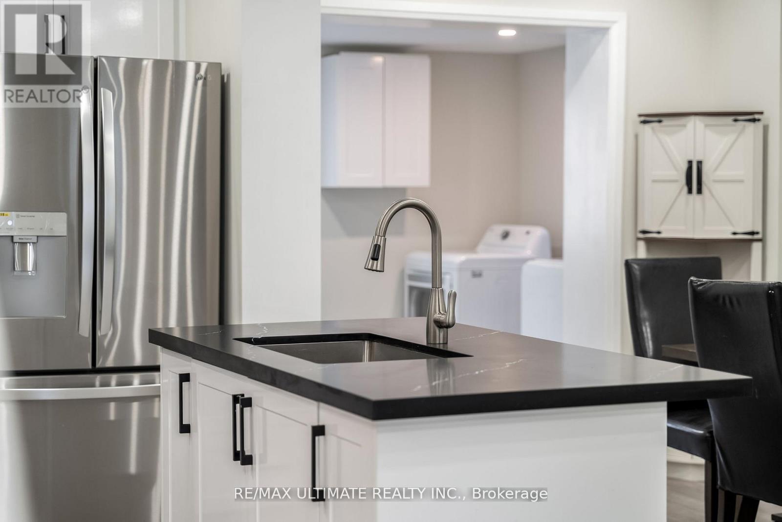 47 Mahoney Avenue, Toronto, Ontario  M6M 2H5 - Photo 11 - W13242984