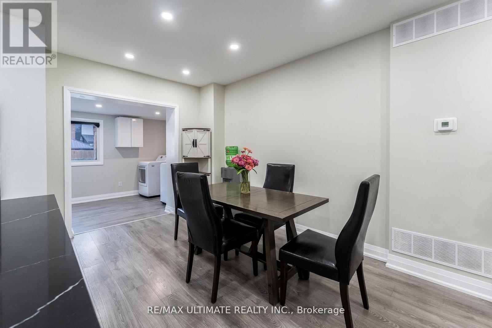 47 Mahoney Avenue, Toronto, Ontario  M6M 2H5 - Photo 17 - W13242984