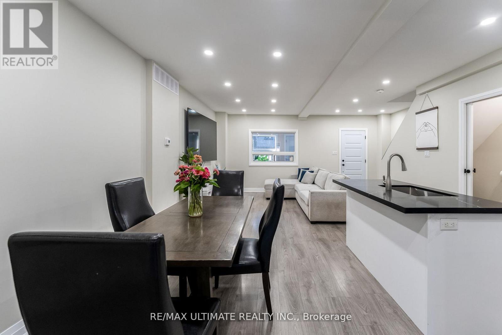 47 Mahoney Avenue, Toronto, Ontario  M6M 2H5 - Photo 20 - W13242984
