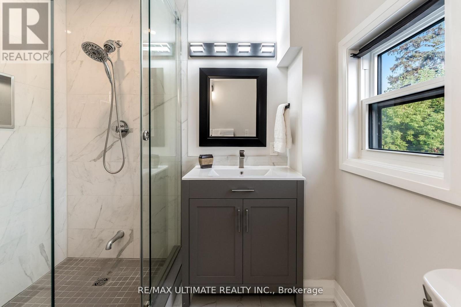 47 Mahoney Avenue, Toronto, Ontario  M6M 2H5 - Photo 25 - W13242984