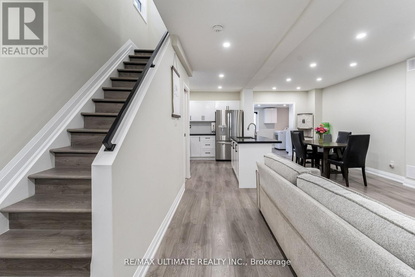 47 Mahoney Avenue, Toronto, Ontario  M6M 2H5 - Photo 3 - W13242984