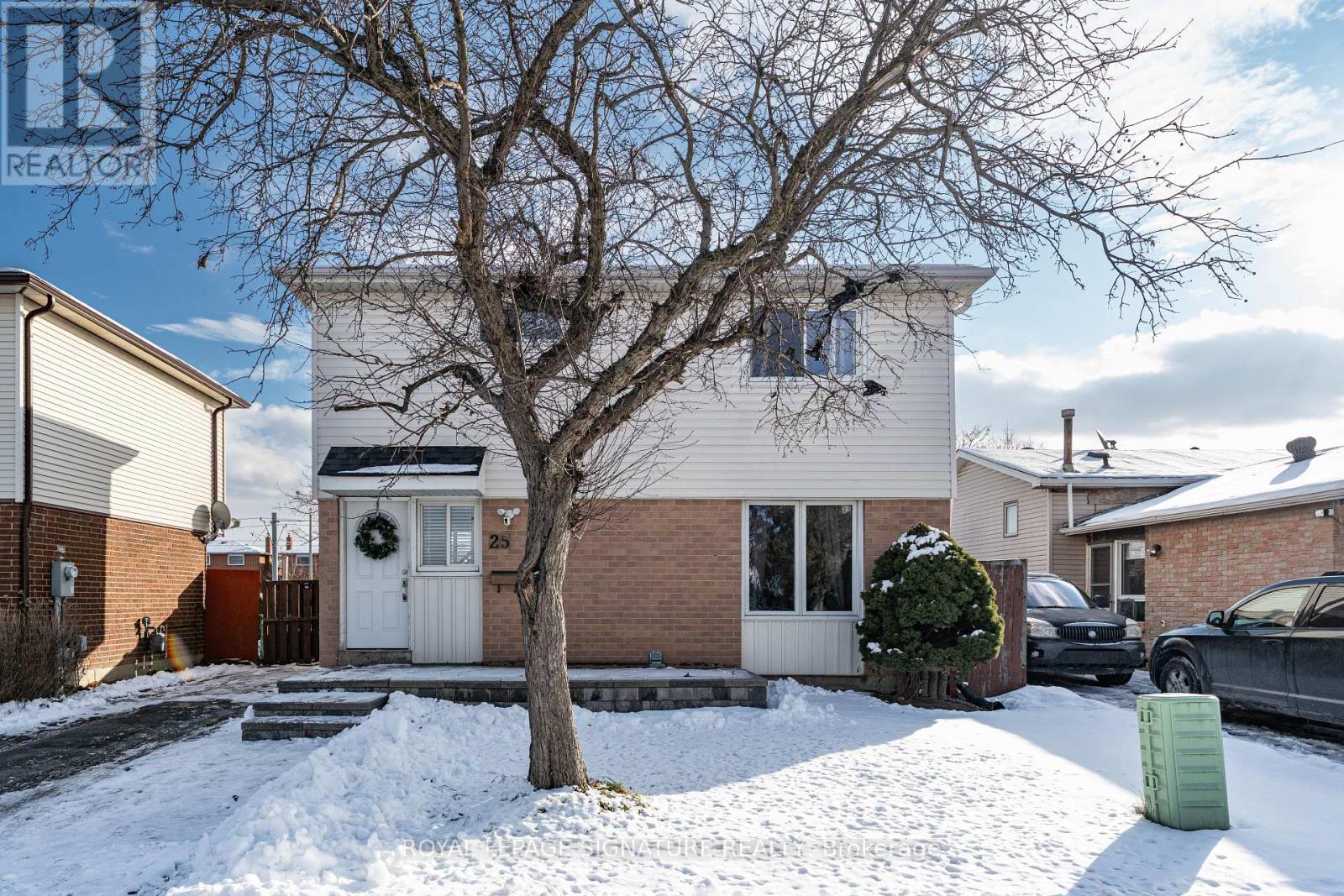 25 HUN CRESCENT, Toronto, Ontario