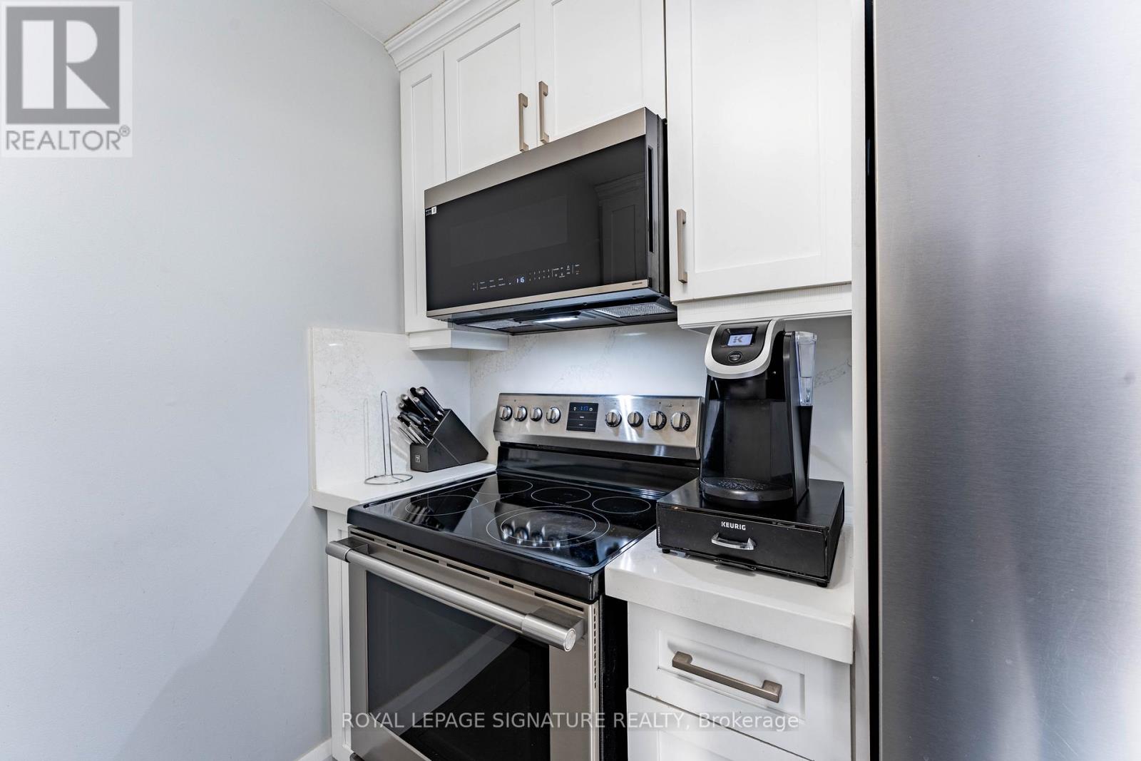 25 Hun Crescent, Toronto, Ontario  M9V 4G3 - Photo 14 - W13243006