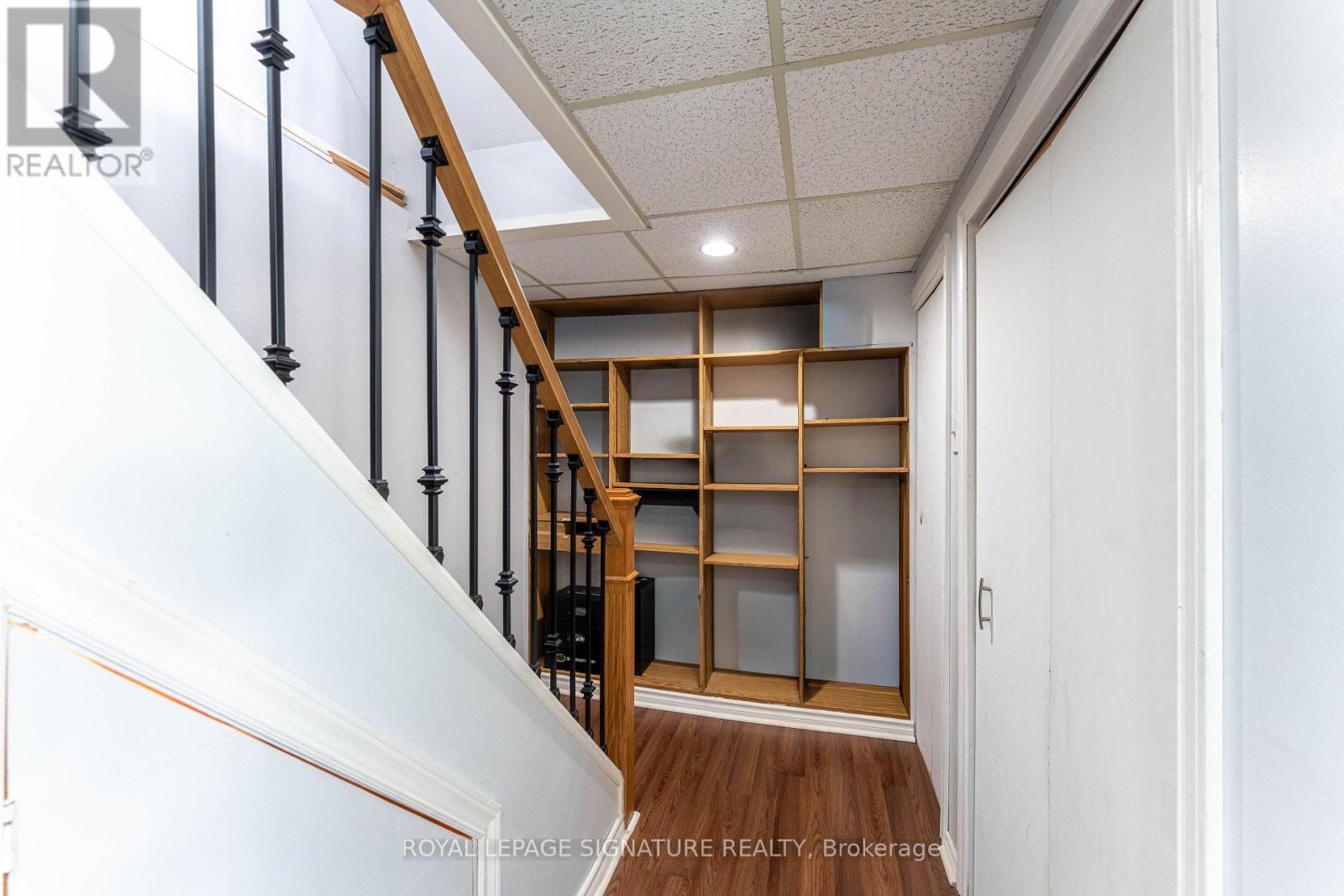25 Hun Crescent, Toronto, Ontario  M9V 4G3 - Photo 38 - W13243006