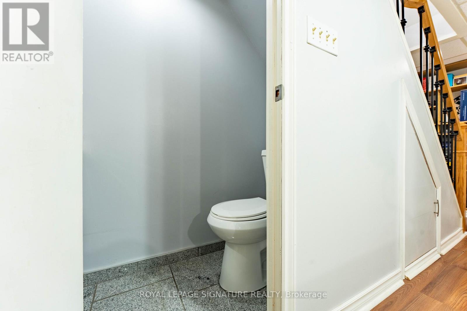 25 Hun Crescent, Toronto, Ontario  M9V 4G3 - Photo 45 - W13243006