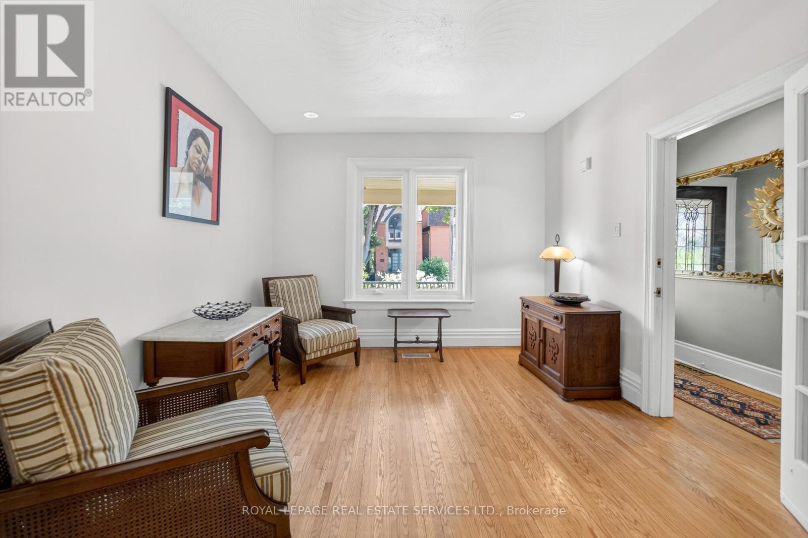 32 Hillsview Avenue, Toronto, Ontario  M6P 1J5 - Photo 12 - W13243046