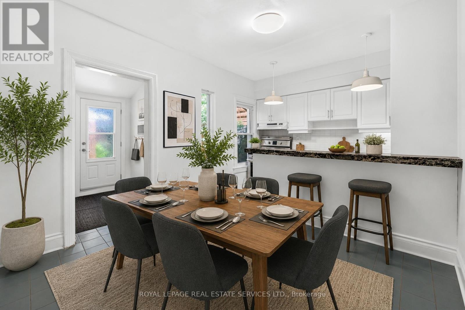32 Hillsview Avenue, Toronto, Ontario  M6P 1J5 - Photo 17 - W13243046