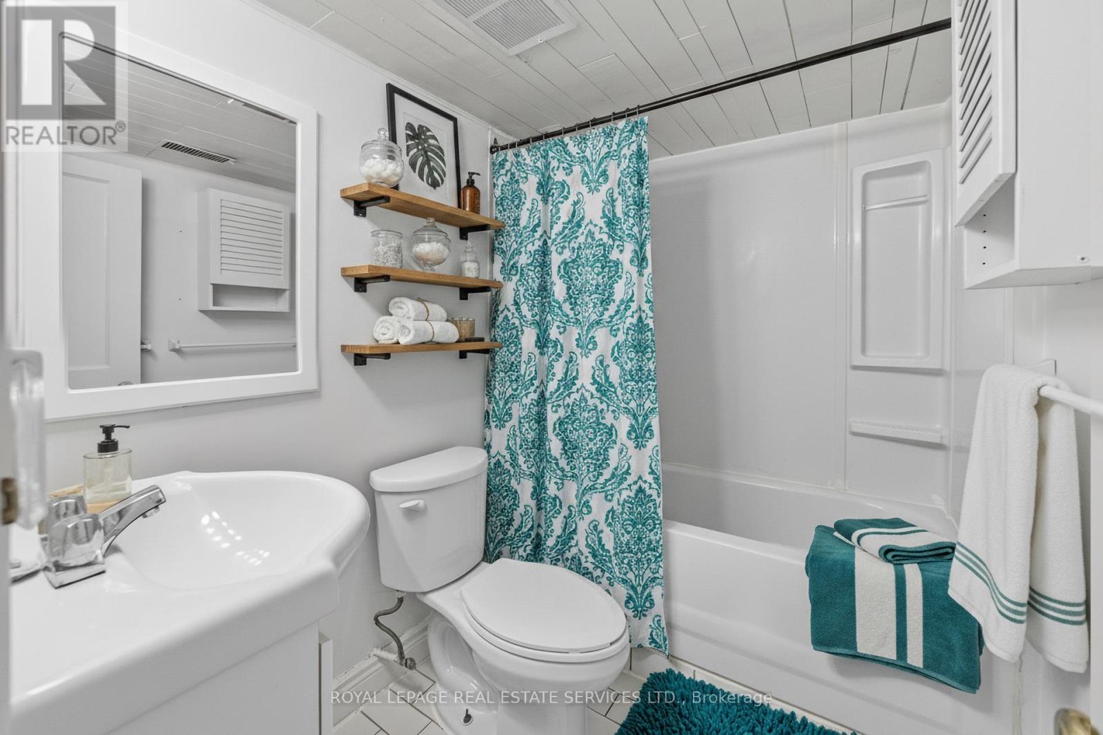 32 Hillsview Avenue, Toronto, Ontario  M6P 1J5 - Photo 42 - W13243046