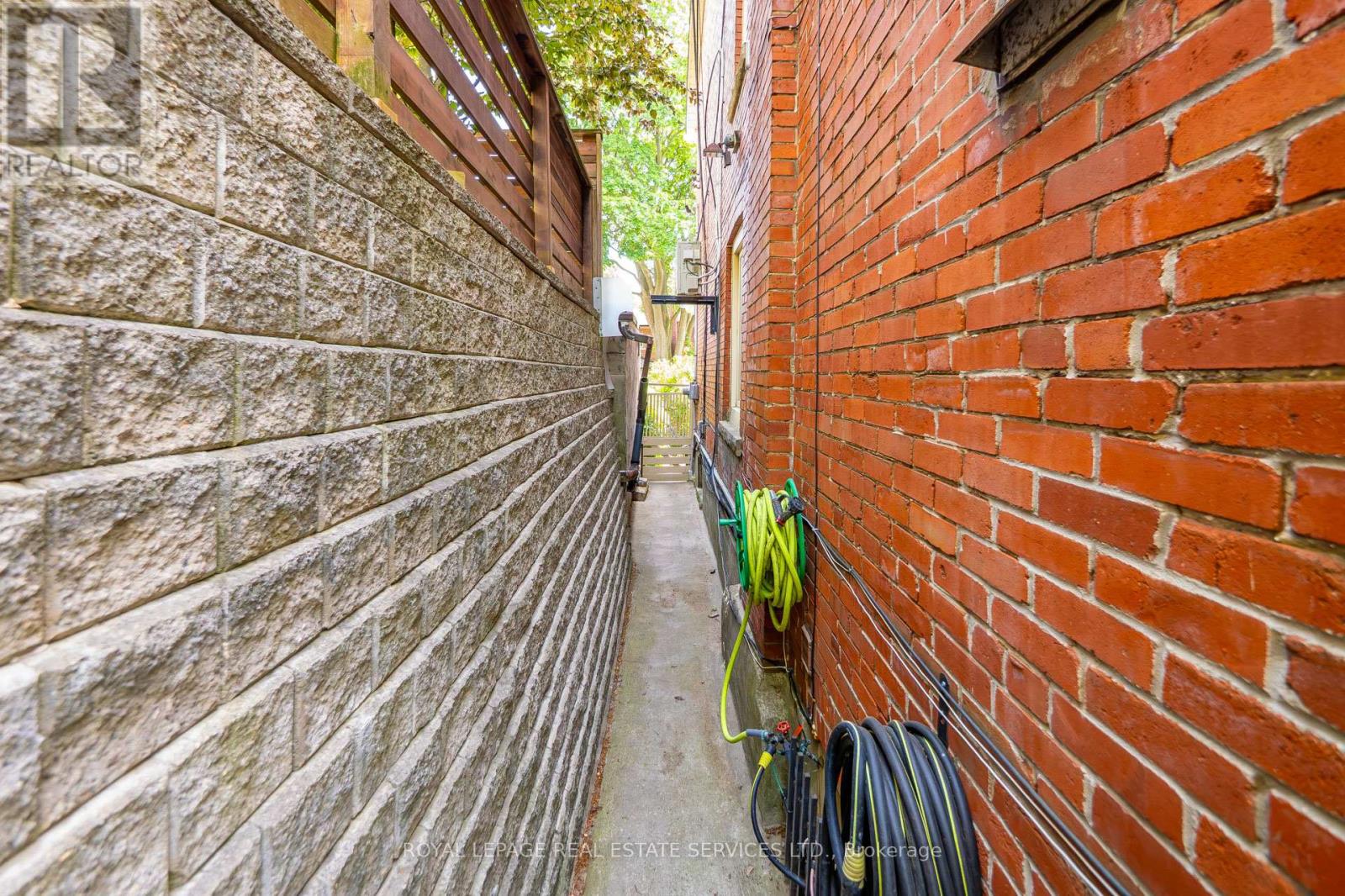 32 Hillsview Avenue, Toronto, Ontario  M6P 1J5 - Photo 46 - W13243046