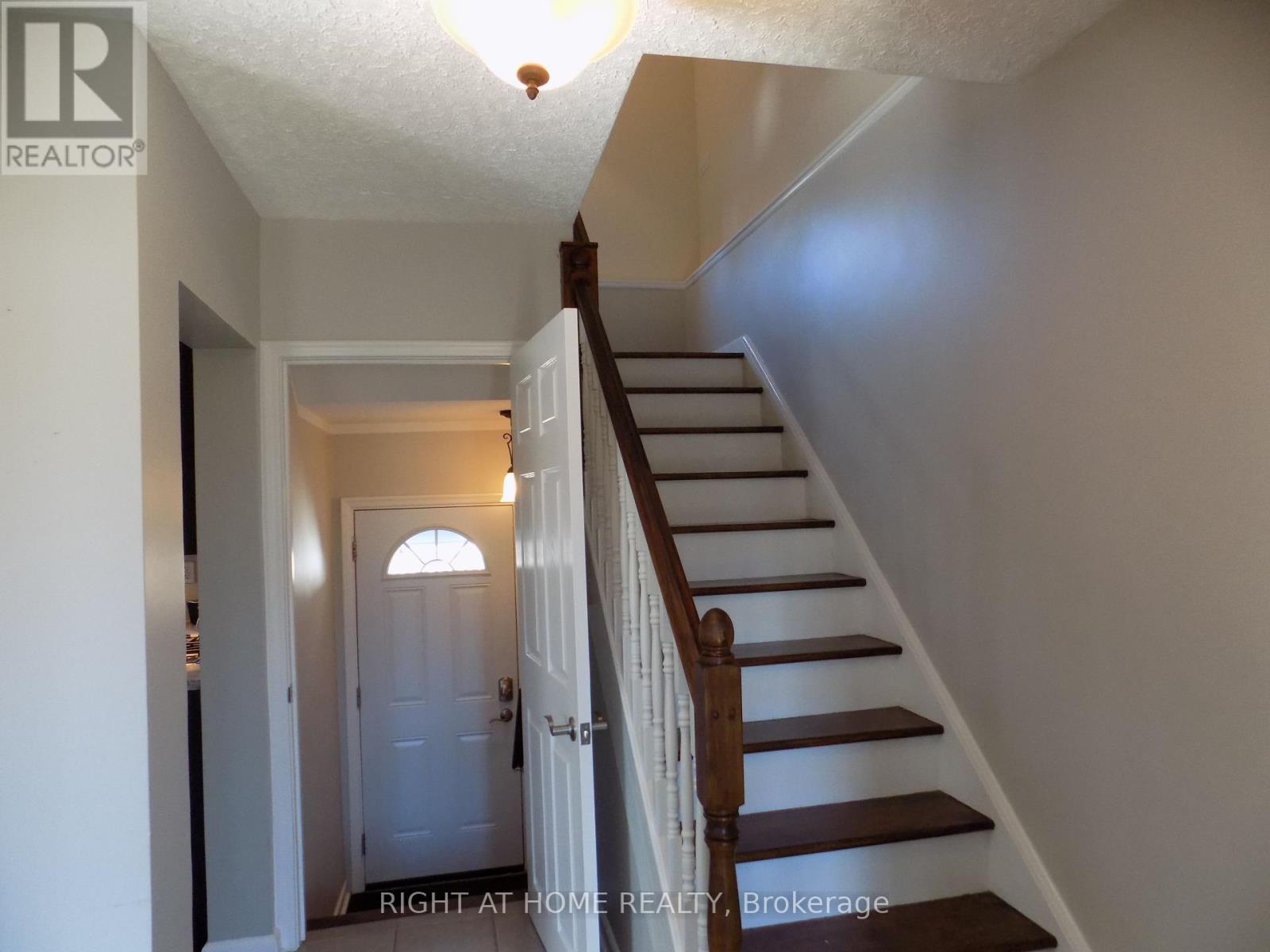 1128 Checkers Road, Ottawa, Ontario  K2C 2S4 - Photo 3 - X13243200
