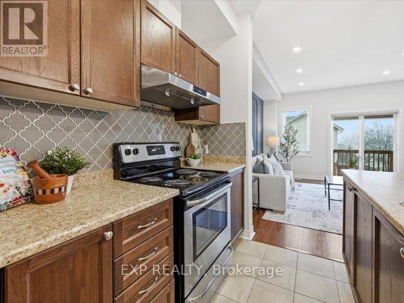9 - 122 Dundas Street E, Hamilton, Ontario  L9H 7N3 - Photo 11 - X13242798