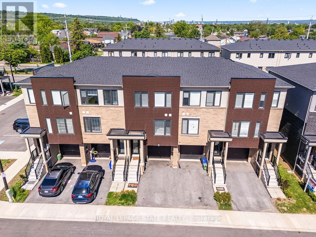 40 Radison Lane, Hamilton, Ontario  L8H 0B5 - Photo 4 - X13242838