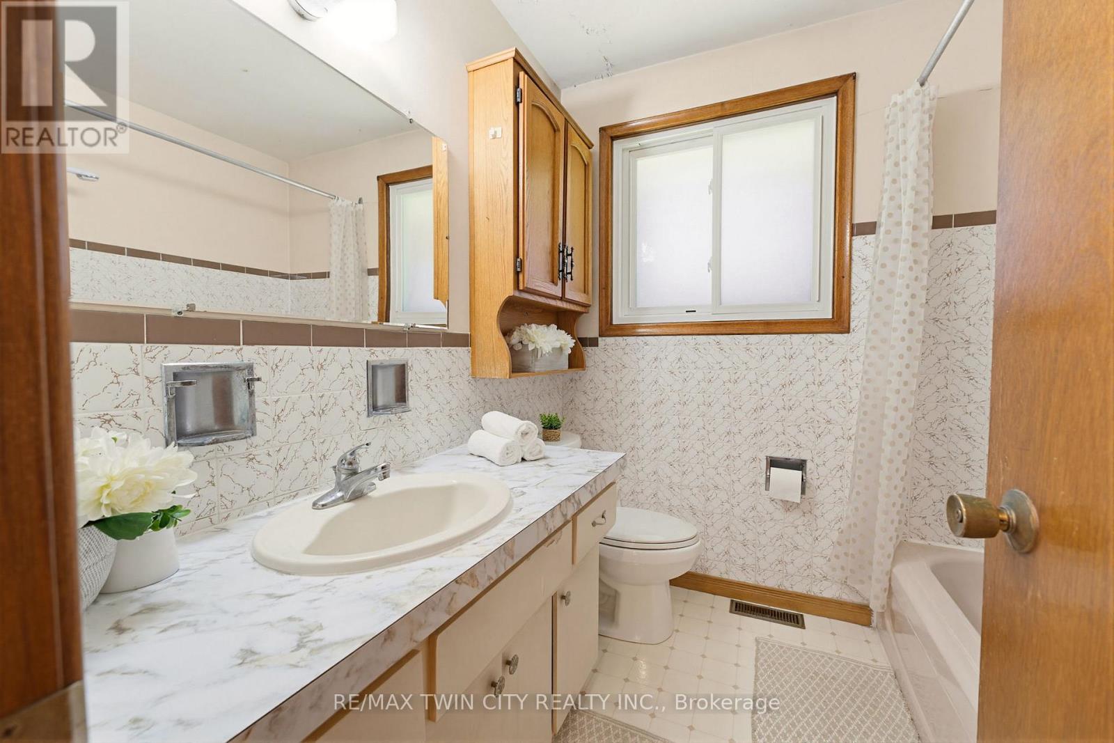 34 Volta Avenue, Kitchener, Ontario  N2A 2P8 - Photo 17 - X13242884