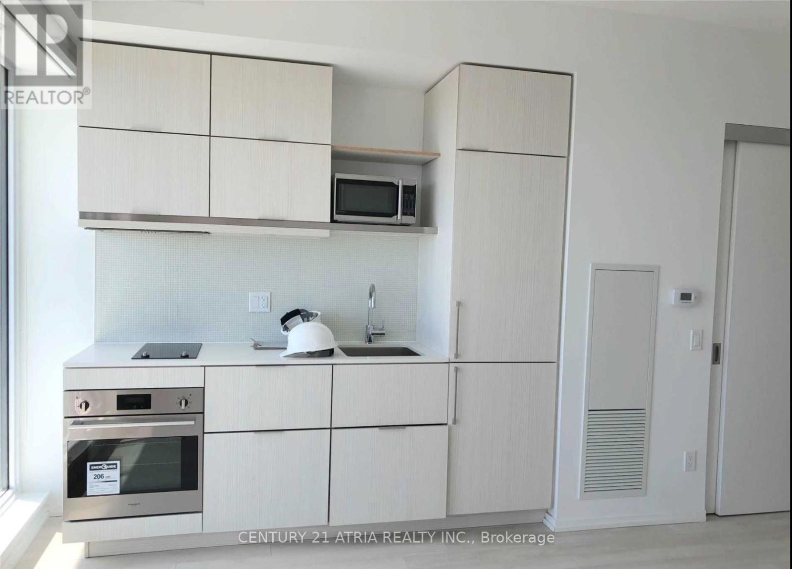 4708 - 197 Yonge Street, Toronto, Ontario  M5B 1M4 - Photo 2 - C13243088