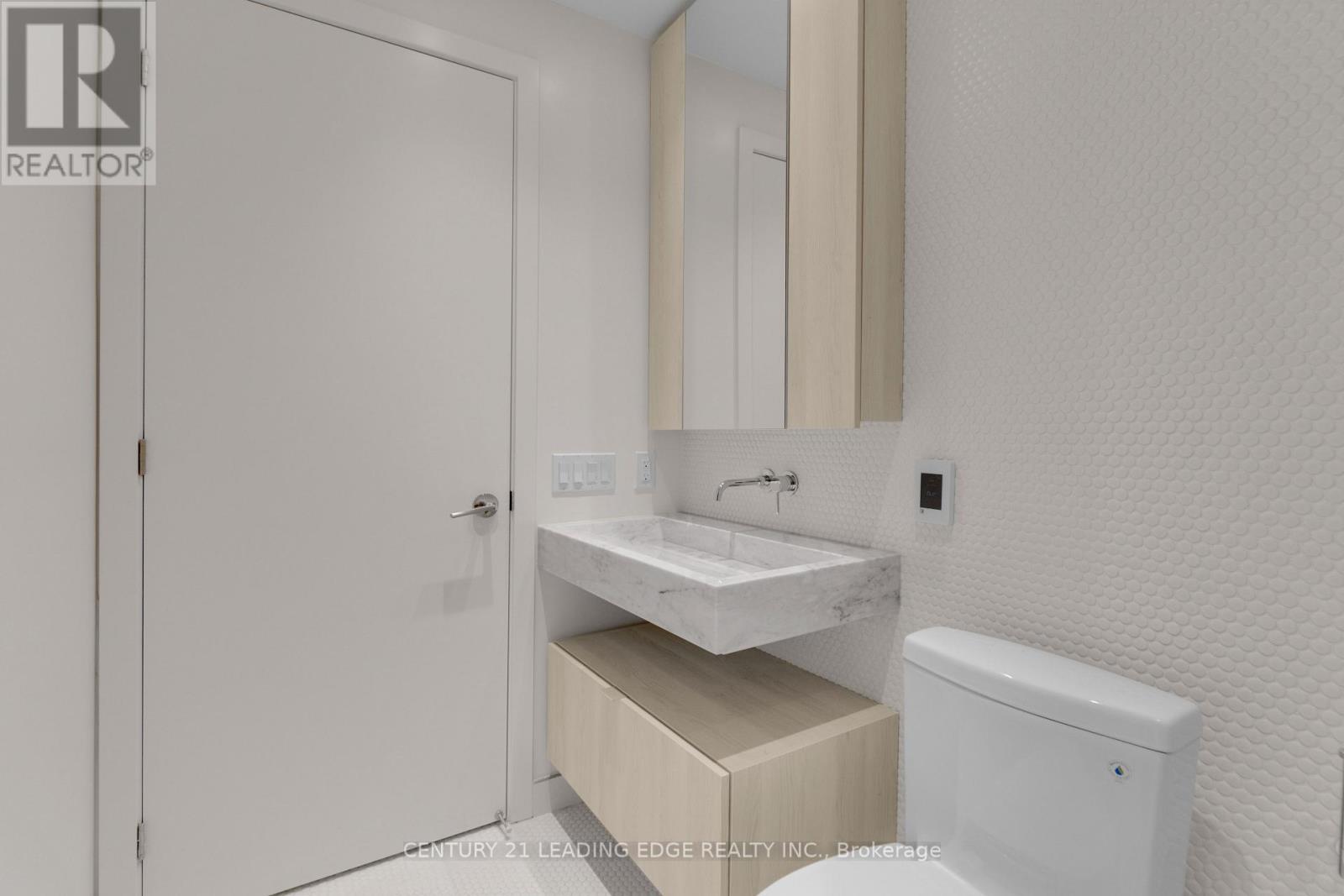3906 - 11 Yorkville Avenue, Toronto, Ontario  M4W 0B7 - Photo 27 - C13243108