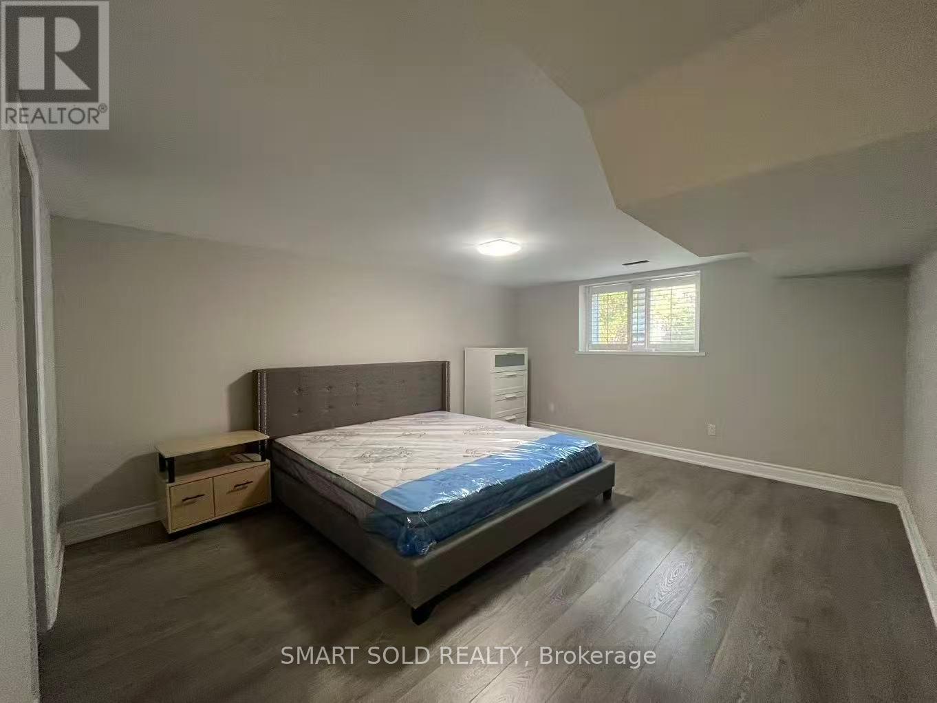 Walk Out Basement - 45 Abbeywood Trail, Toronto, Ontario  M3B 3B4 - Photo 10 - C13243160