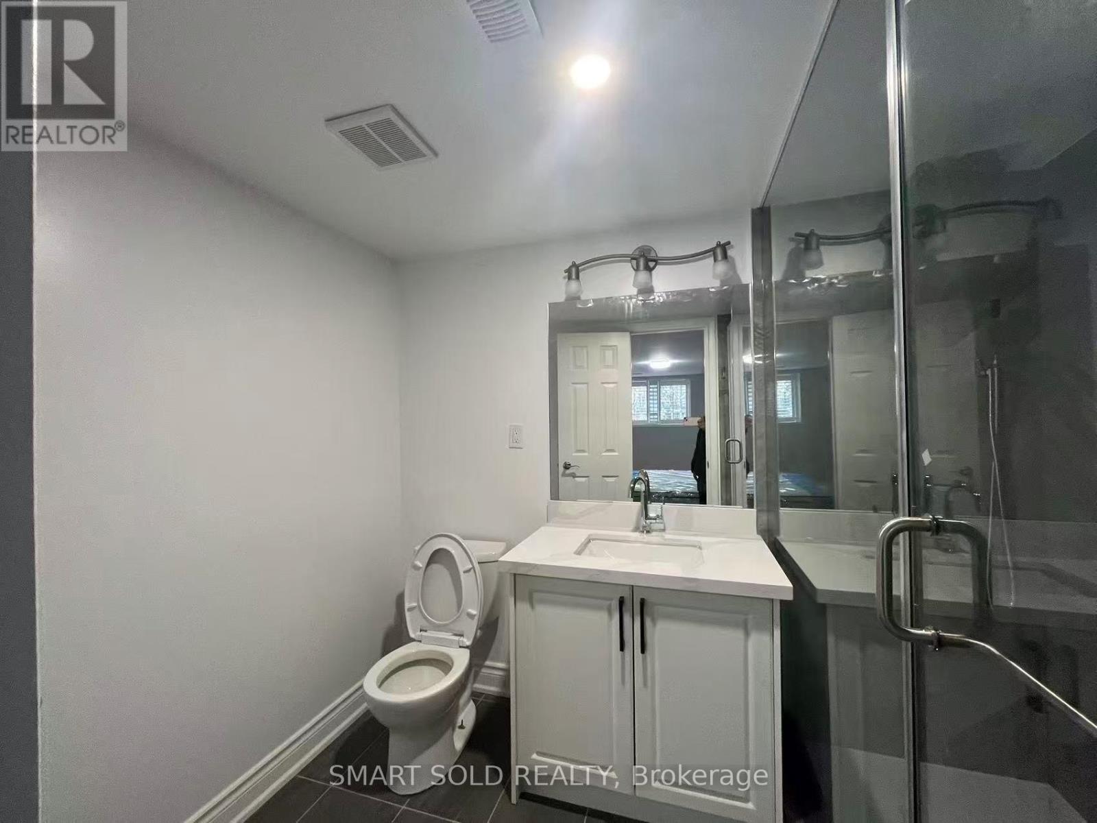 Walk Out Basement - 45 Abbeywood Trail, Toronto, Ontario  M3B 3B4 - Photo 11 - C13243160