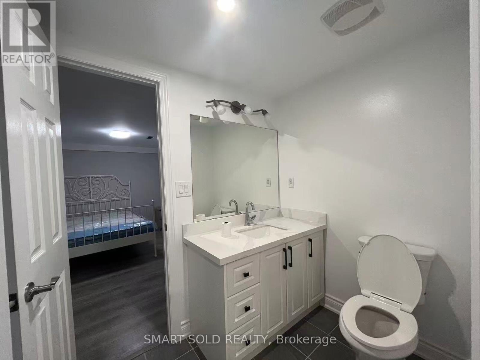 Walk Out Basement - 45 Abbeywood Trail, Toronto, Ontario  M3B 3B4 - Photo 12 - C13243160