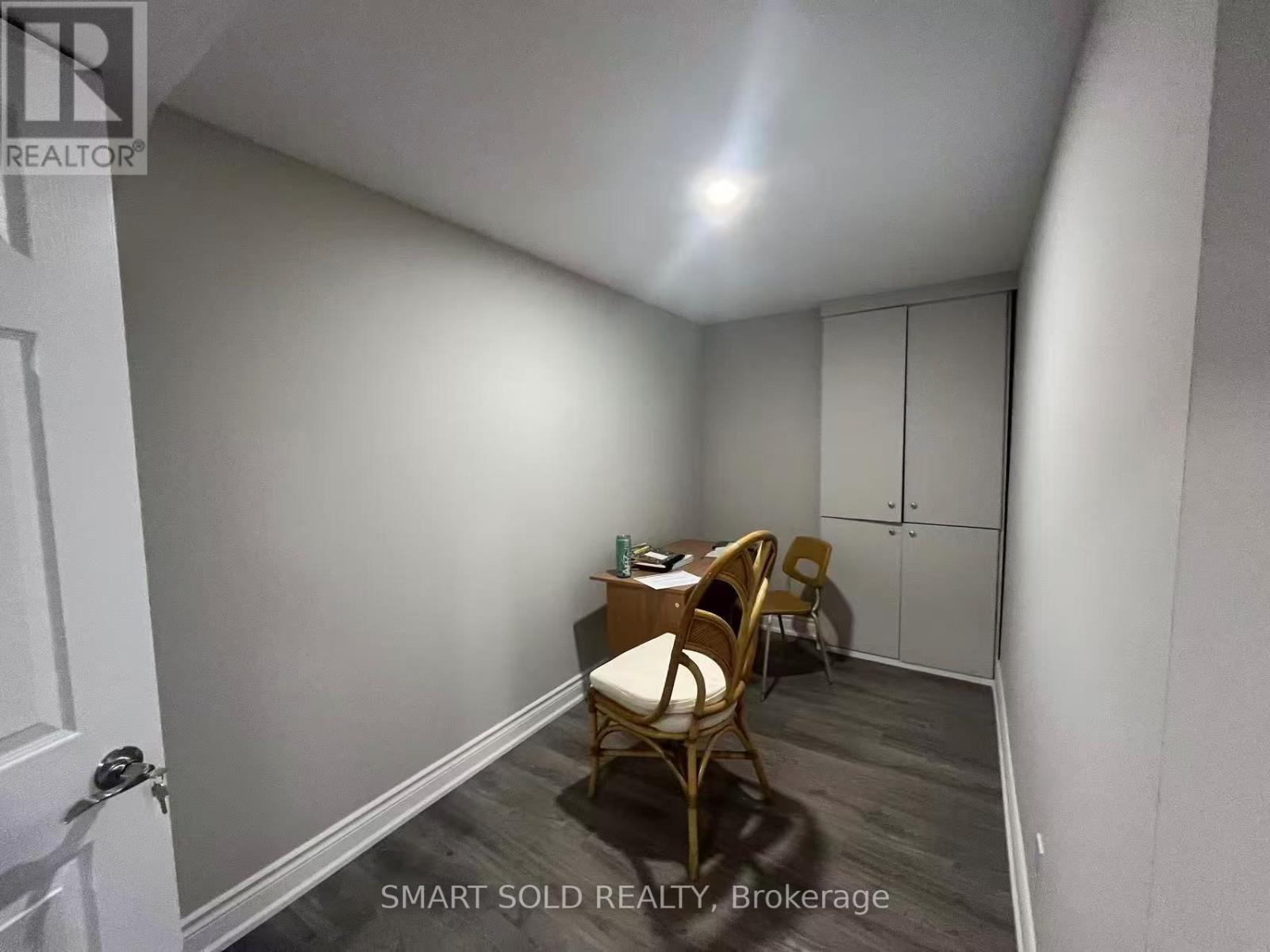 Walk Out Basement - 45 Abbeywood Trail, Toronto, Ontario  M3B 3B4 - Photo 6 - C13243160