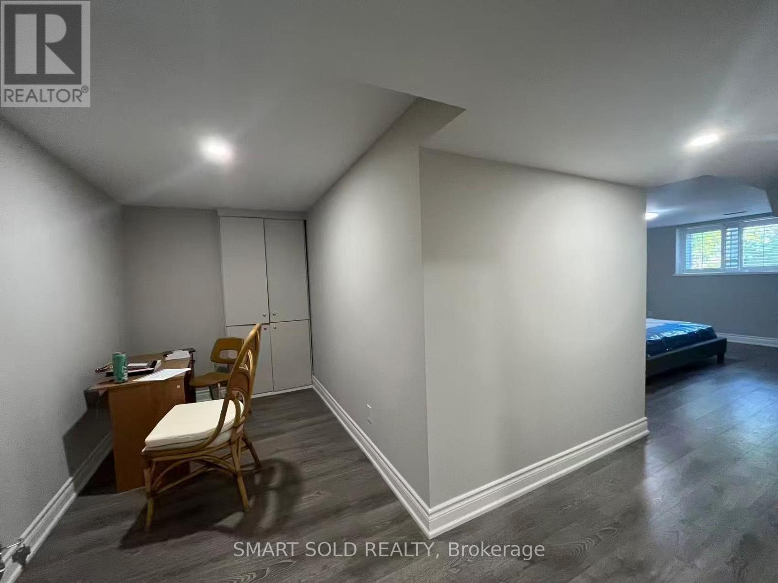 Walk Out Basement - 45 Abbeywood Trail, Toronto, Ontario  M3B 3B4 - Photo 7 - C13243160
