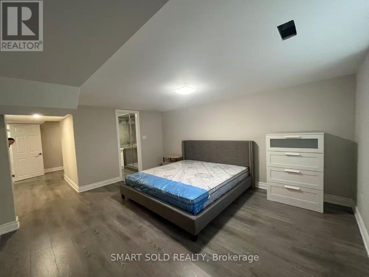 Walk Out Basement - 45 Abbeywood Trail, Toronto, Ontario  M3B 3B4 - Photo 8 - C13243160