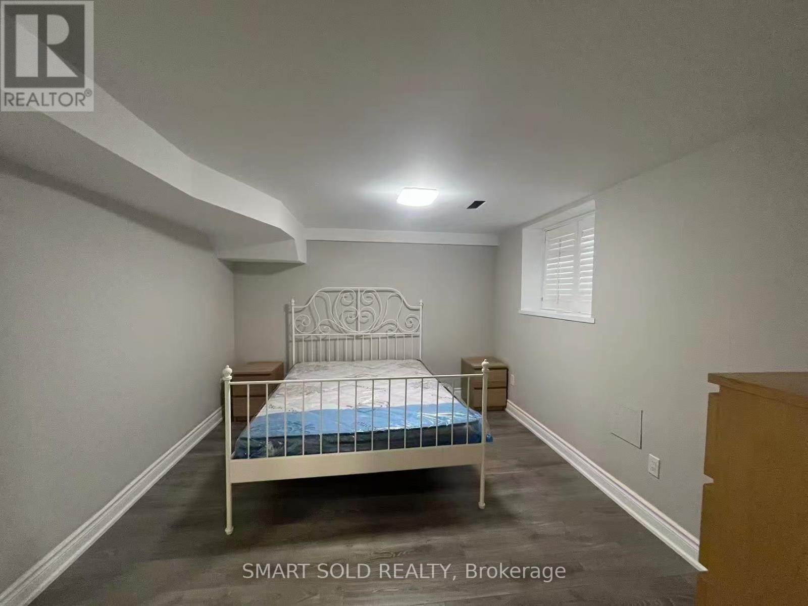 Walk Out Basement - 45 Abbeywood Trail, Toronto, Ontario  M3B 3B4 - Photo 9 - C13243160