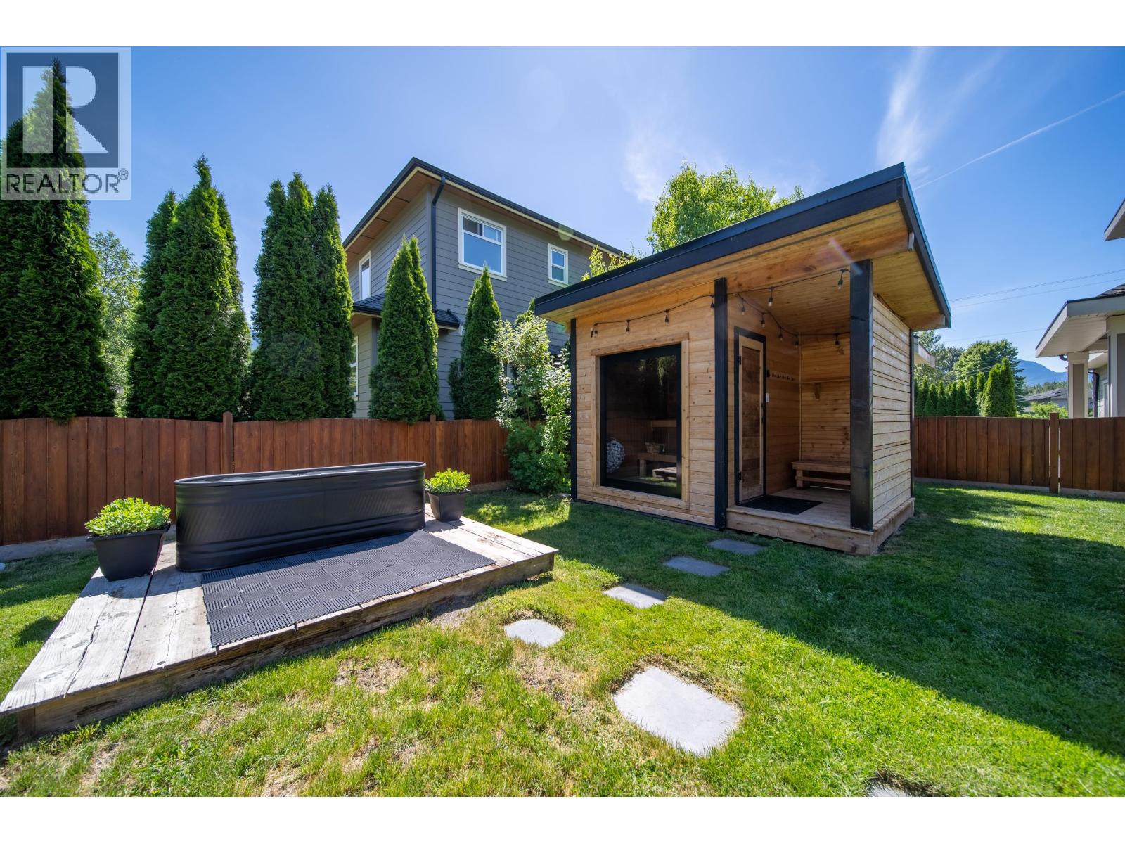 41510 Government Road, Squamish, British Columbia  V0N 3G0 - Photo 11 - R3132380
