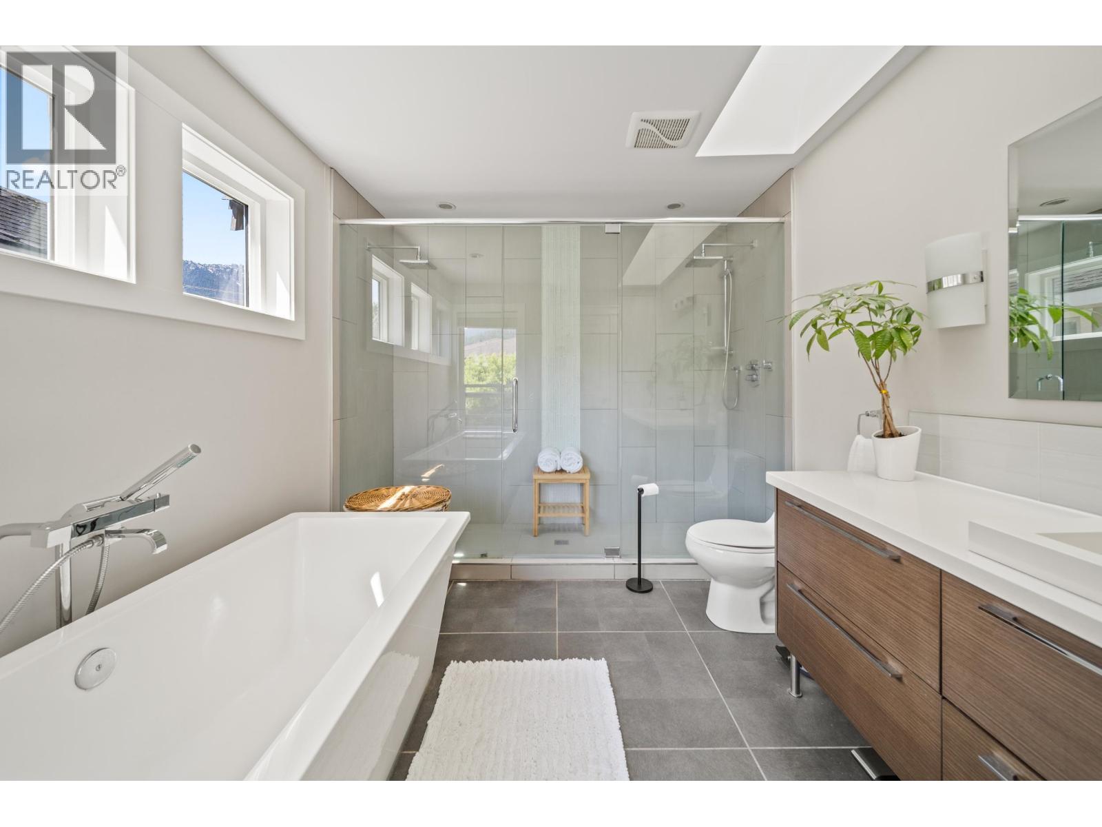 41510 Government Road, Squamish, British Columbia  V0N 3G0 - Photo 28 - R3132380