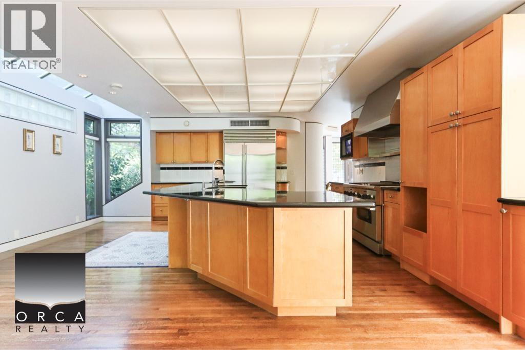 687 Beachview Drive, North Vancouver, British Columbia  V7G 1P8 - Photo 10 - R3132354