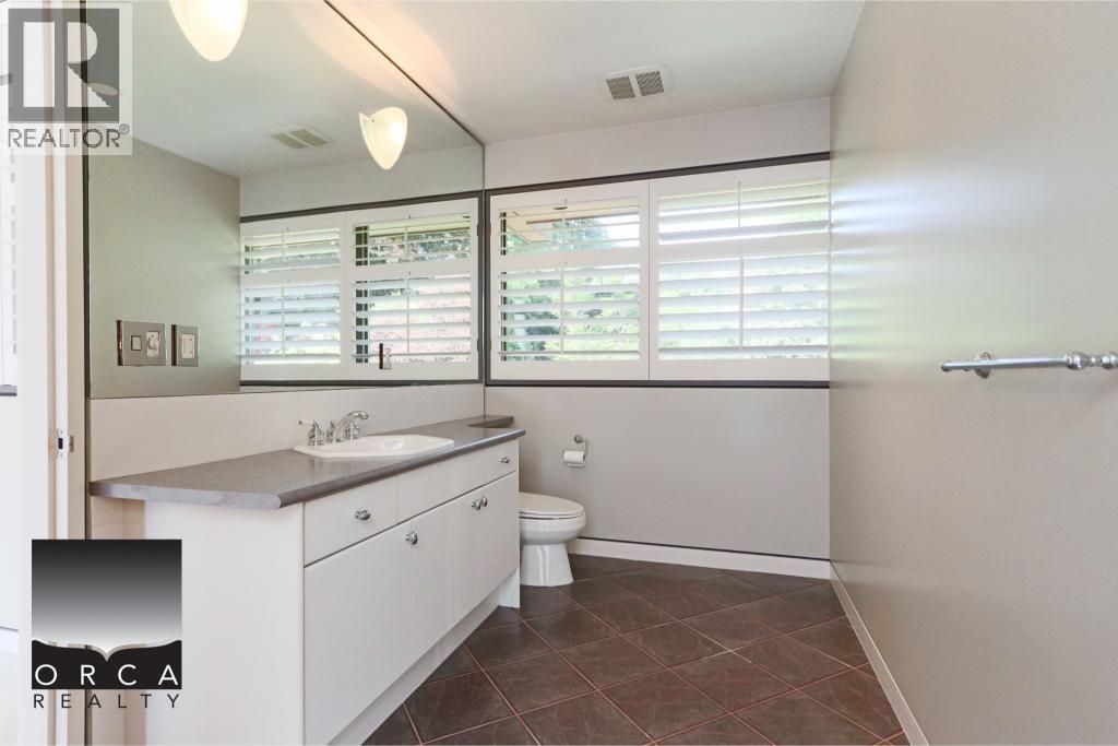 687 Beachview Drive, North Vancouver, British Columbia  V7G 1P8 - Photo 30 - R3132354