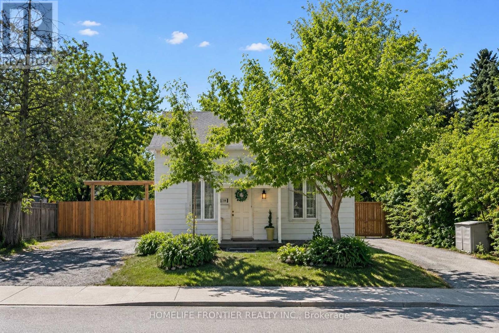 634 GORHAM STREET, Newmarket, Ontario