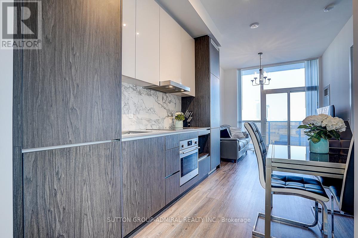 612 - 28 Interchange Way, Vaughan, Ontario  L4K 0P8 - Photo 8 - N13243168