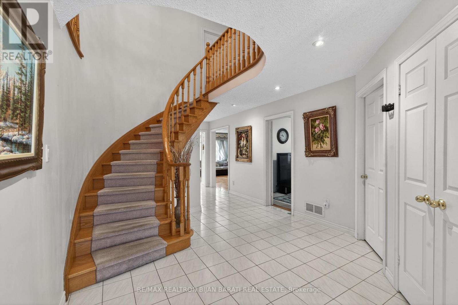 15 Lisa Crescent, Richmond Hill, Ontario  L4B 3J4 - Photo 11 - N13243192