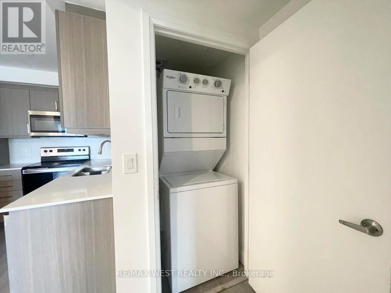 301 - 58 Lakeside Terrace, Barrie (Little Lake), Ontario  L4M 0L5 - Photo 13 - S13243116