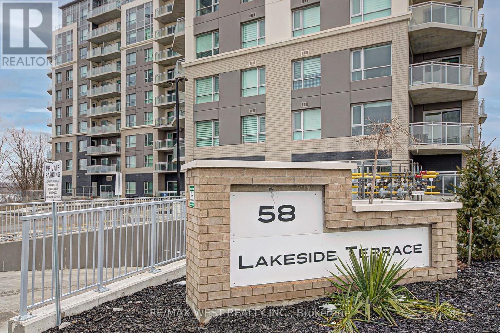 301 - 58 Lakeside Terrace, Barrie (Little Lake), Ontario  L4M 0L5 - Photo 2 - S13243116