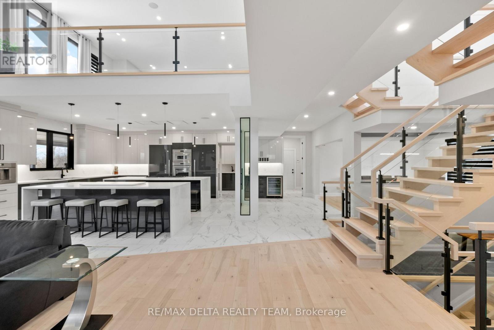 663 Ballycastle Crescent, Ottawa, Ontario  K1X 0A3 - Photo 5 - X12948244