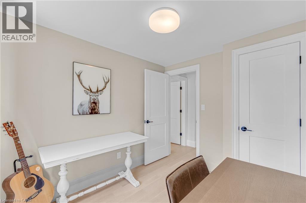 377 Duncombe Drive, Burlington, Ontario  L7L 4M2 - Photo 21 - 40836536