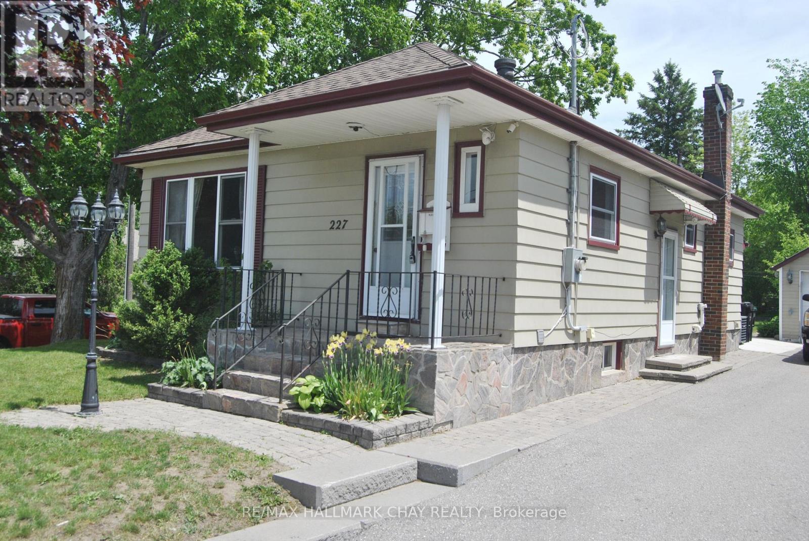 227 DUCKWORTH STREET, barrie (codrington), Ontario