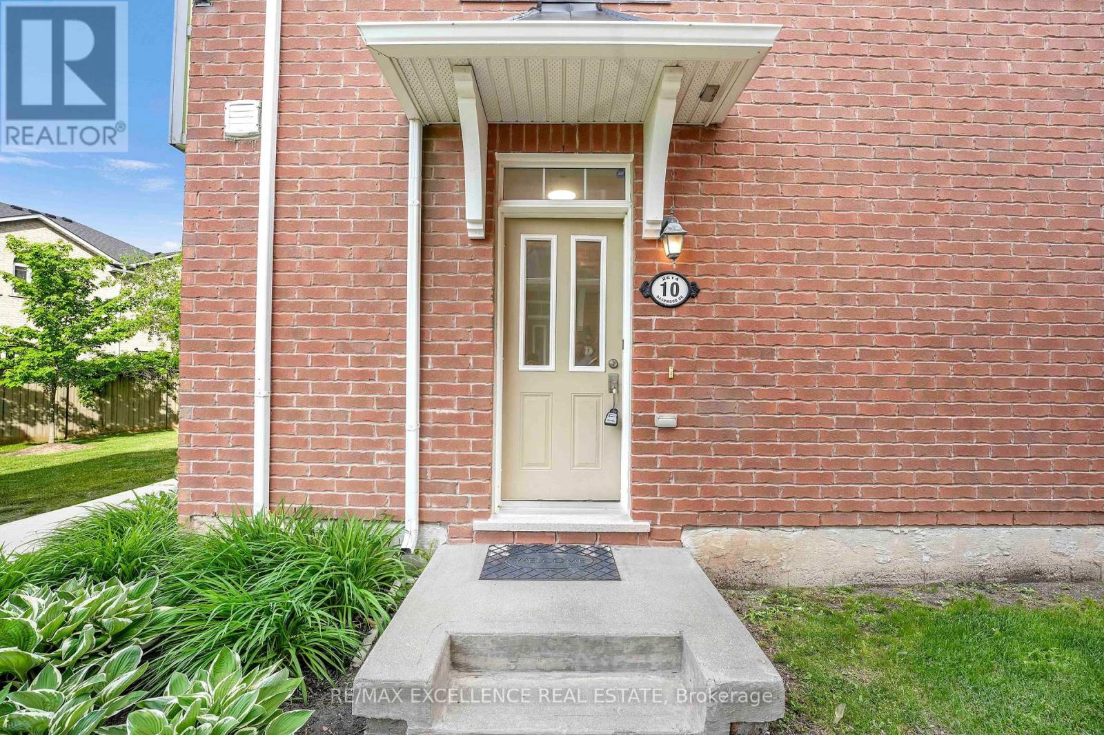 10 - 2614 Dashwood Drive, Oakville, Ontario  L6M 0K5 - Photo 4 - W13243086