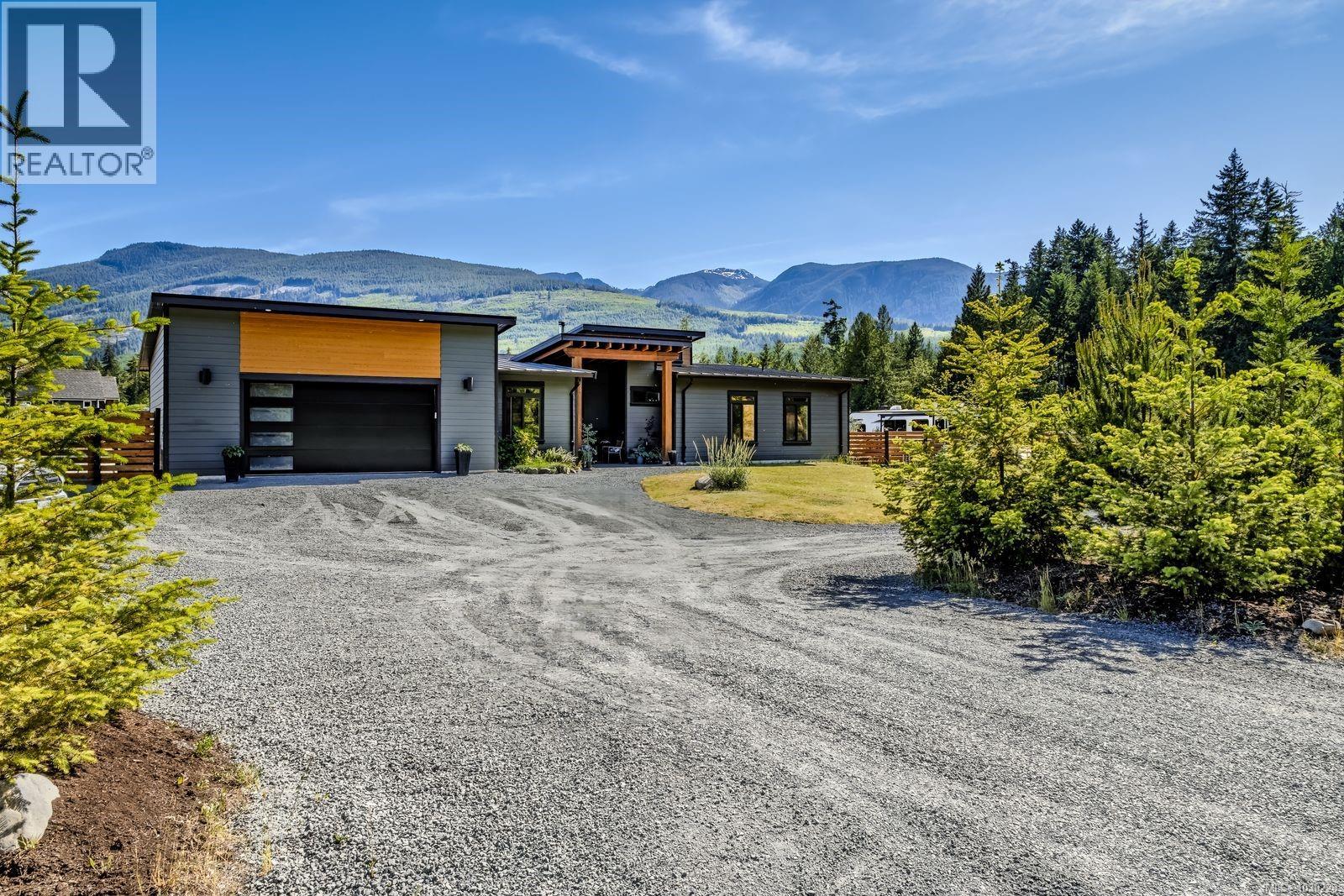 3770 Tralee Rd, Whiskey Creek, British Columbia
