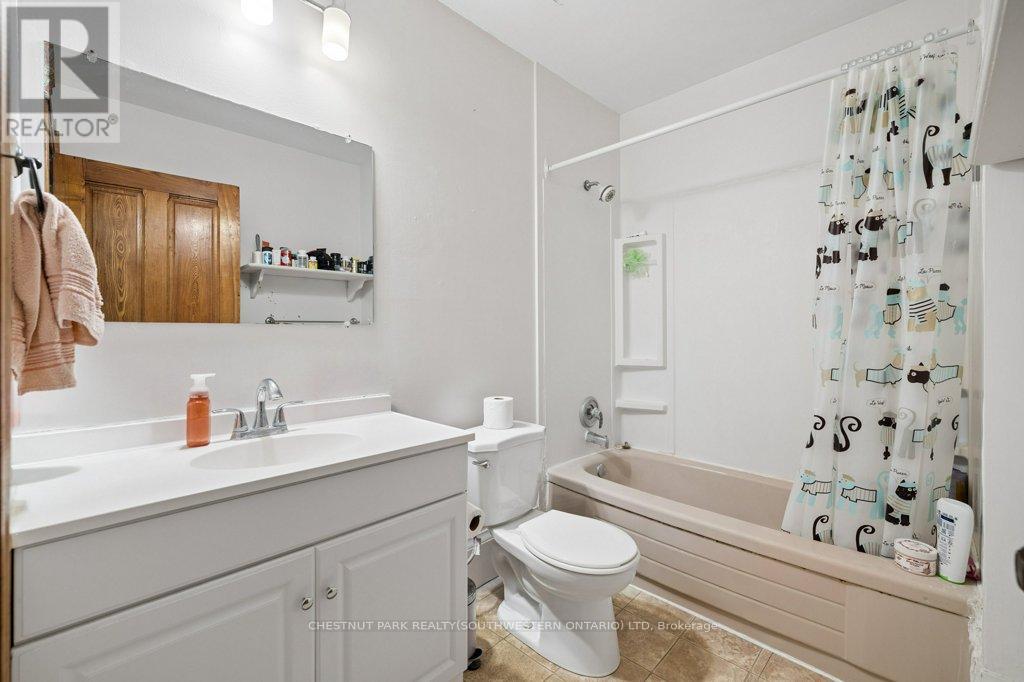 149 Young Street, Kitchener, Ontario  N2H 4Z5 - Photo 27 - X13243102