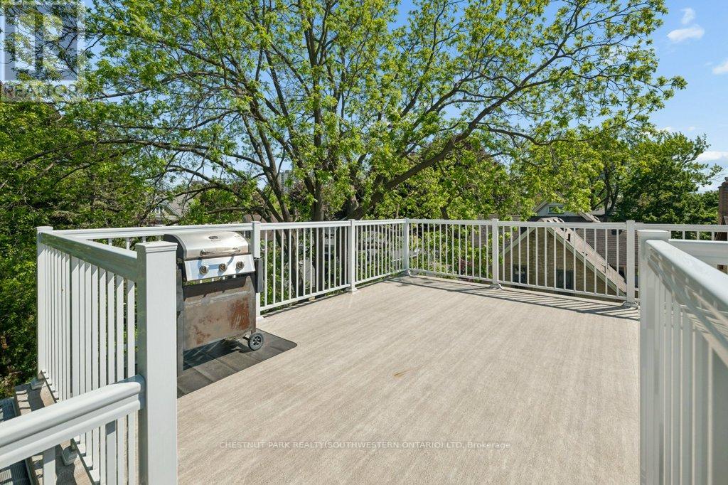 149 Young Street, Kitchener, Ontario  N2H 4Z5 - Photo 38 - X13243102