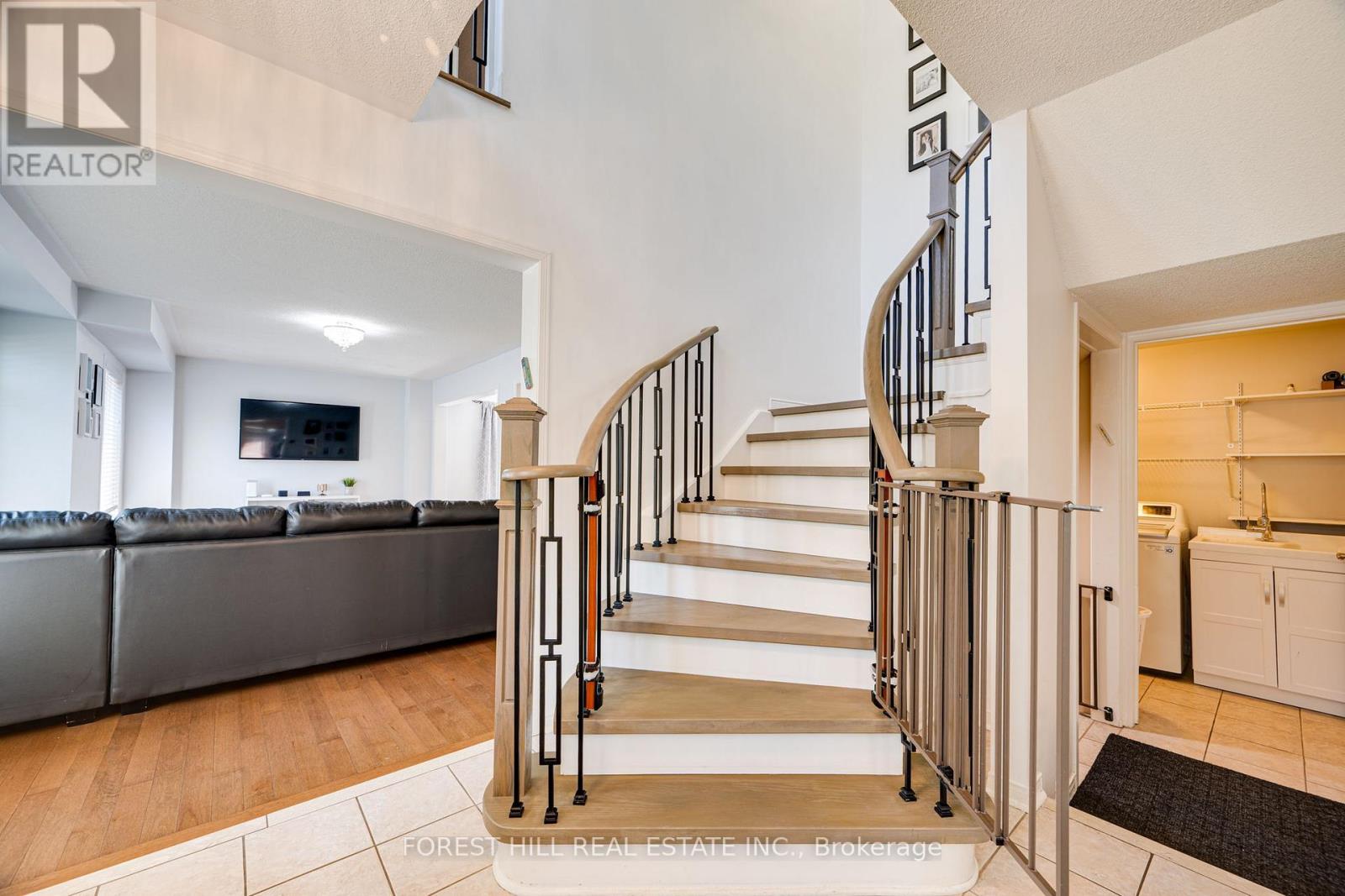 59 Banbrooke Crescent, Newmarket, Ontario  L3X 2W9 - Photo 12 - N13242596
