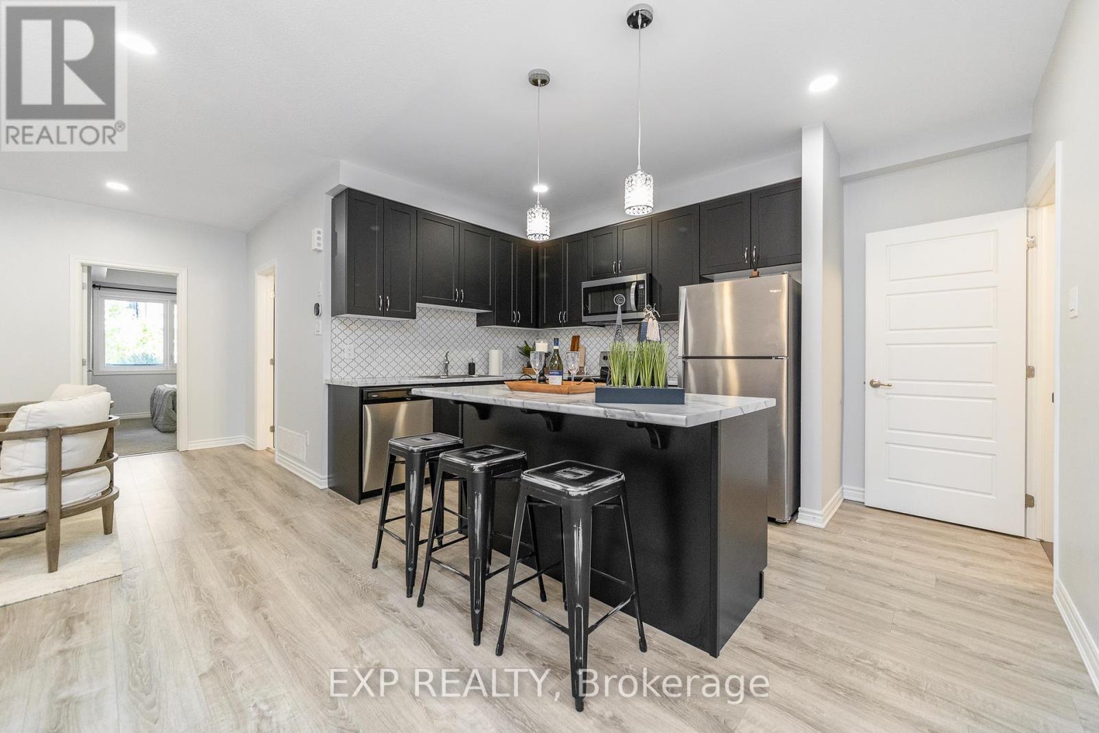 215 Lapland Private, Ottawa, Ontario  K2S 1B6 - Photo 10 - X13243250