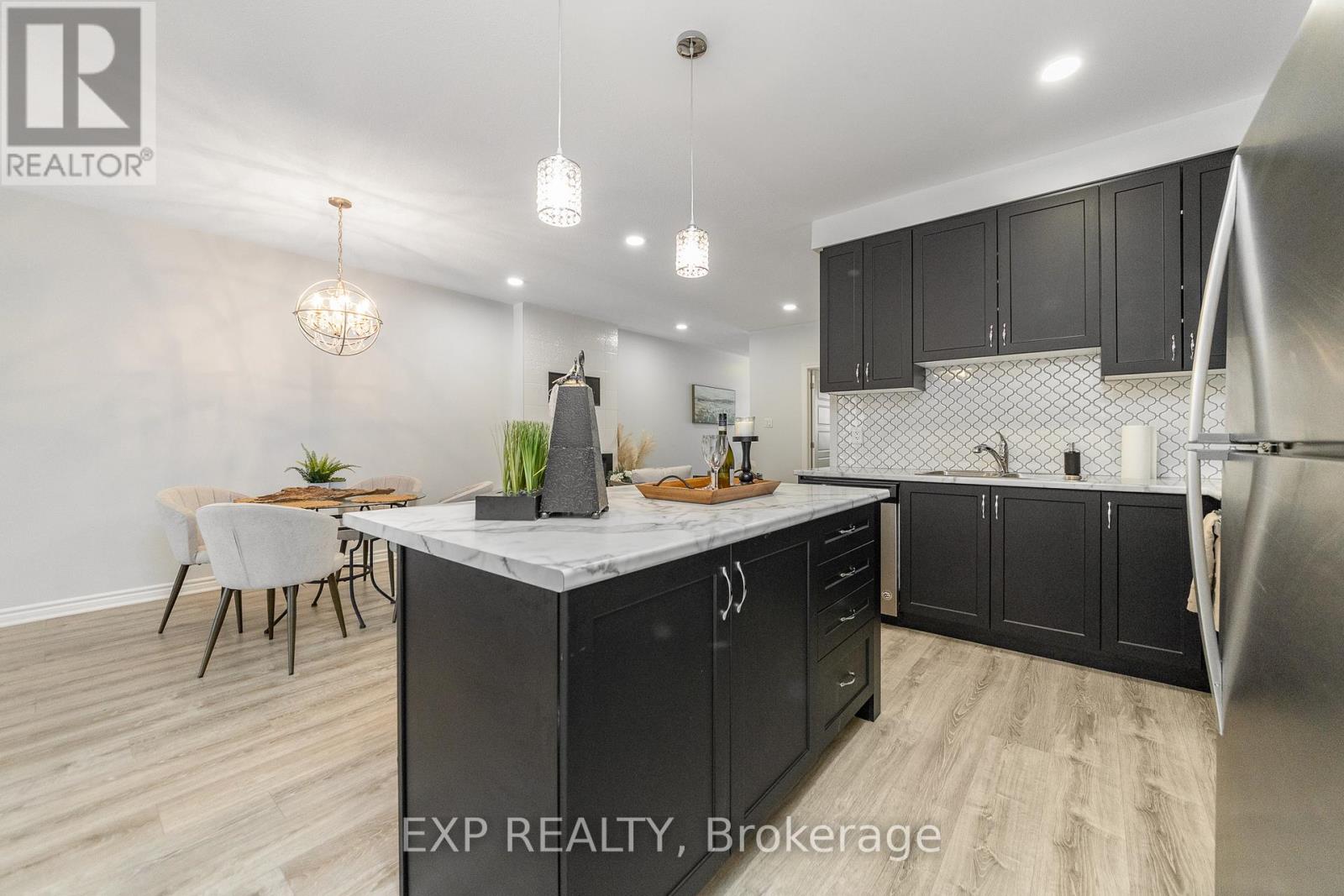215 Lapland Private, Ottawa, Ontario  K2S 1B6 - Photo 11 - X13243250