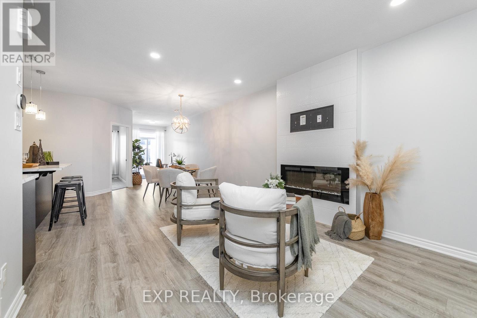 215 Lapland Private, Ottawa, Ontario  K2S 1B6 - Photo 5 - X13243250