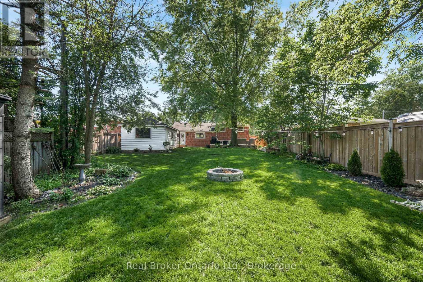 377 Duncombe Drive, Burlington, Ontario  L7L 4M2 - Photo 34 - W13243400