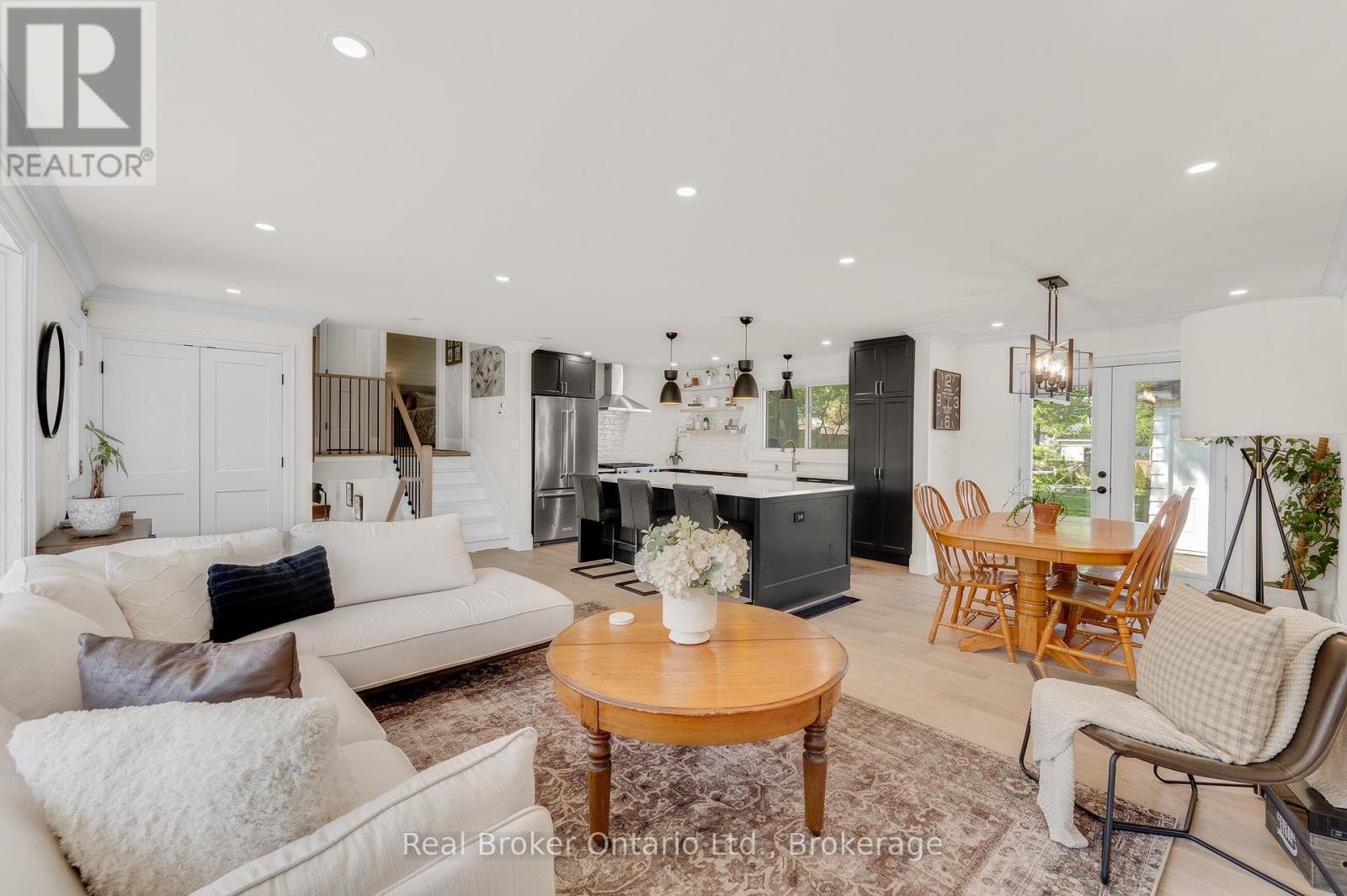377 Duncombe Drive, Burlington, Ontario  L7L 4M2 - Photo 7 - W13243400