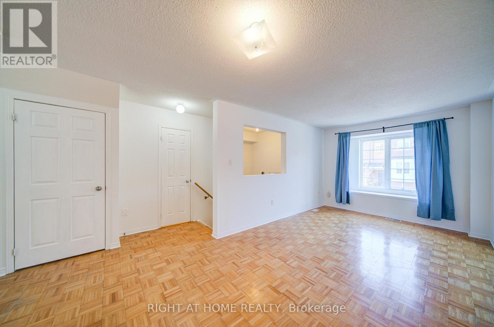 9 - 120 Railroad Street, Brampton, Ontario  L6X 5A1 - Photo 8 - W12902958